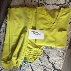 FIGS Citrine Scrub Set